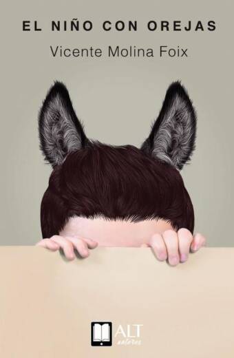 El niño con orejas